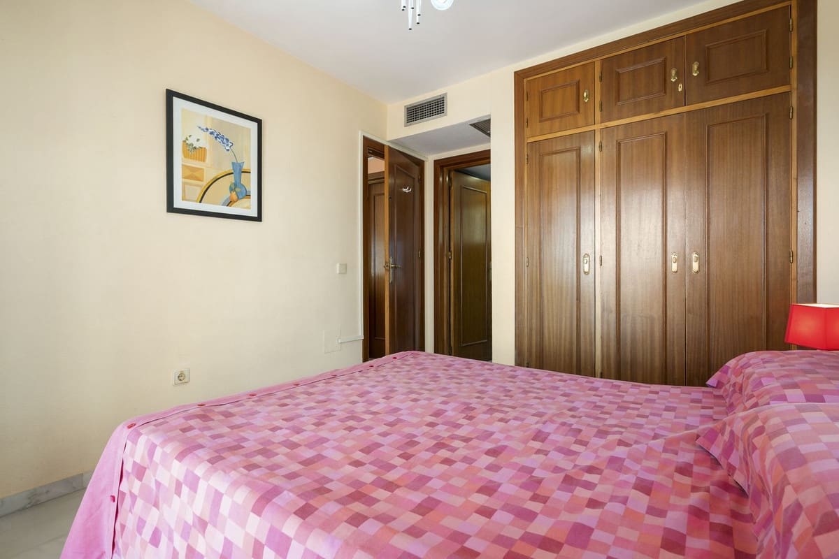 5 soveværelse Byhus til salg i Calahonda med swimmingpool garage - € 499.000 (Ref: 9609467)