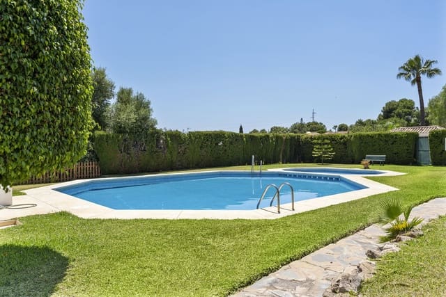 5 soveværelse Byhus til salg i Calahonda, Mijas med swimmingpool garage - € 499.000 (Ref: 9609467)