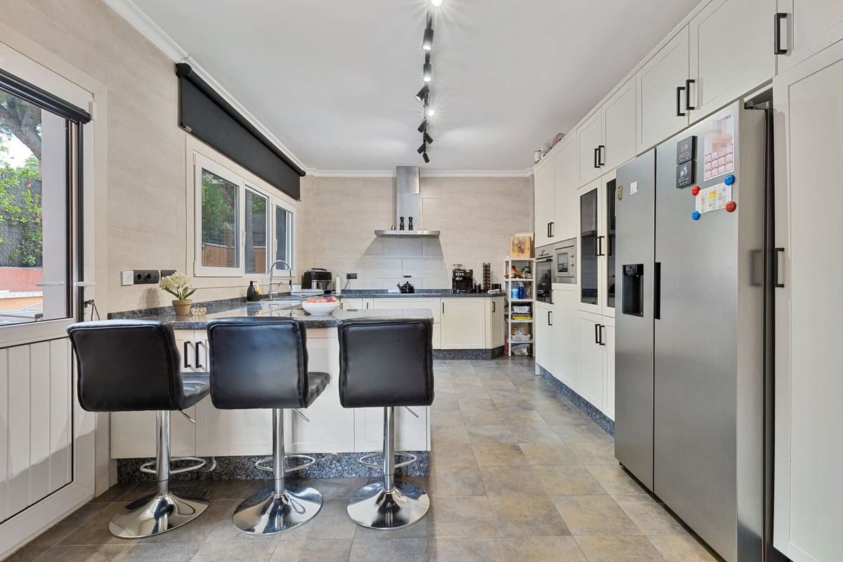 6 Zimmer Villa zu verkaufen in Benalmadena mit Pool Garage - 2.499.000 € (Ref: 9610043)