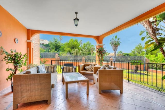 6 Zimmer Villa zu verkaufen in Benalmádena mit Pool Garage - 2.499.000 € (Ref: 9610043)