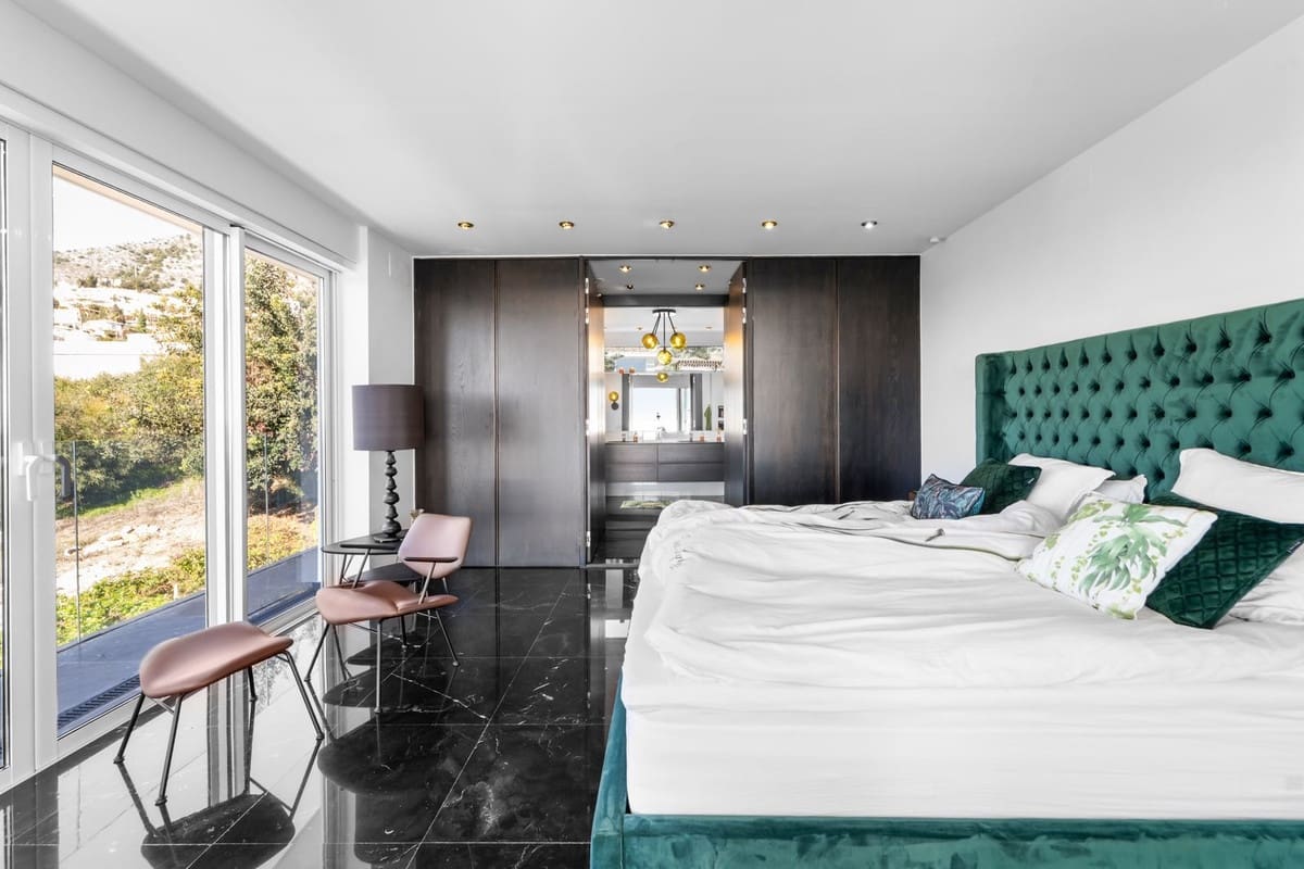 4 makuuhuone Huvila myytävänä paikassa Benalmadena mukana uima-altaan 
autotalli - 2 485 000 € (Ref: 9610044)