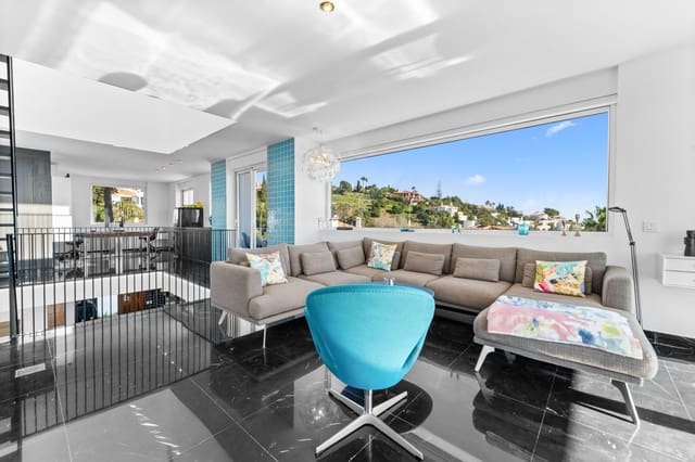 4 makuuhuone Huvila myytävänä paikassa Benalmádena mukana uima-altaan 
autotalli - 2 485 000 € (Ref: 9610044)