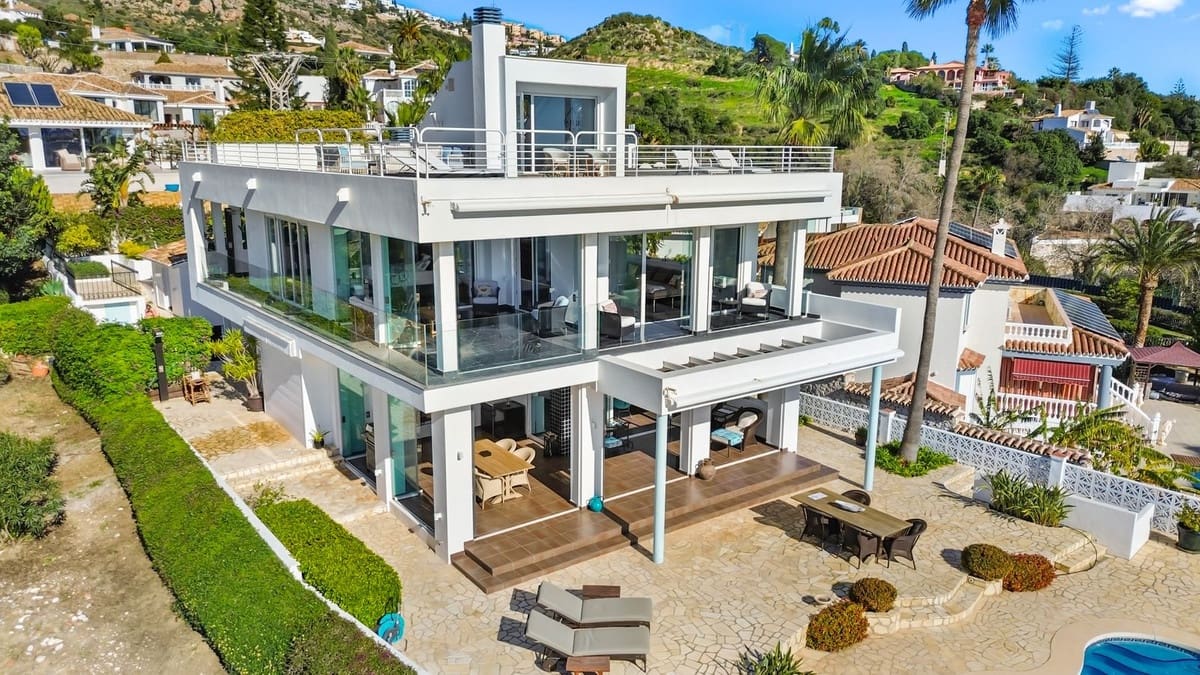 4 makuuhuone Huvila myytävänä paikassa Benalmadena mukana uima-altaan 
autotalli - 2 485 000 € (Ref: 9610044)