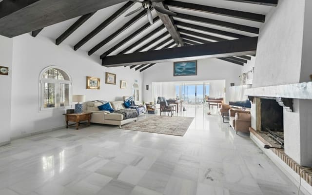 5 makuuhuone Huvila myytävänä paikassa Benalmádena mukana uima-altaan 
autotalli - 1 920 000 € (Ref: 9610045)