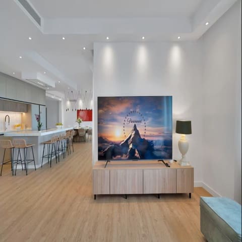 6 makuuhuone Huvila myytävänä paikassa Benalmádena mukana uima-altaan - 4 000 000 € (Ref: 9610175)