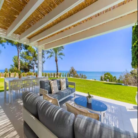 6 makuuhuone Huvila myytävänä paikassa Benalmádena mukana uima-altaan - 4 000 000 € (Ref: 9610175)