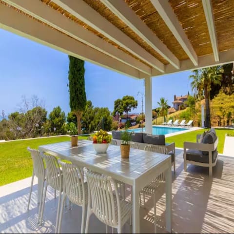 6 makuuhuone Huvila myytävänä paikassa Benalmádena mukana uima-altaan - 4 000 000 € (Ref: 9610175)