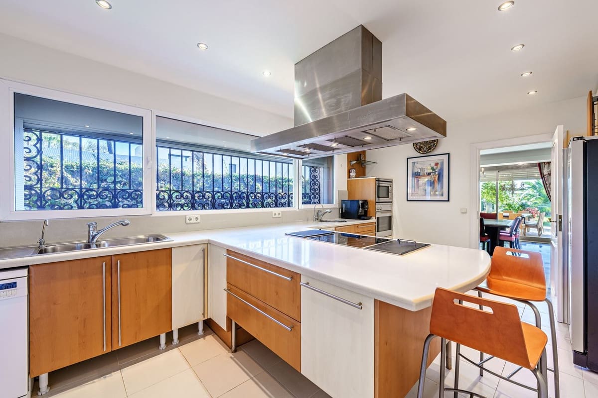 9 sovrum Villa till salu i Atalaya-Isdabe med pool garage - 8 499 000 € (Ref: 9614512)