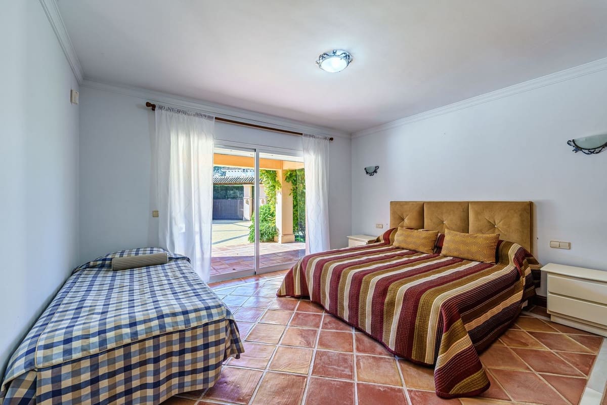 9 sovrum Villa till salu i Atalaya-Isdabe med pool garage - 8 499 000 € (Ref: 9614512)