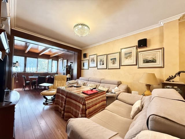 Casa de 4 habitaciones en Estepona en venta con garaje - 700.000 € (Ref: 9614514)