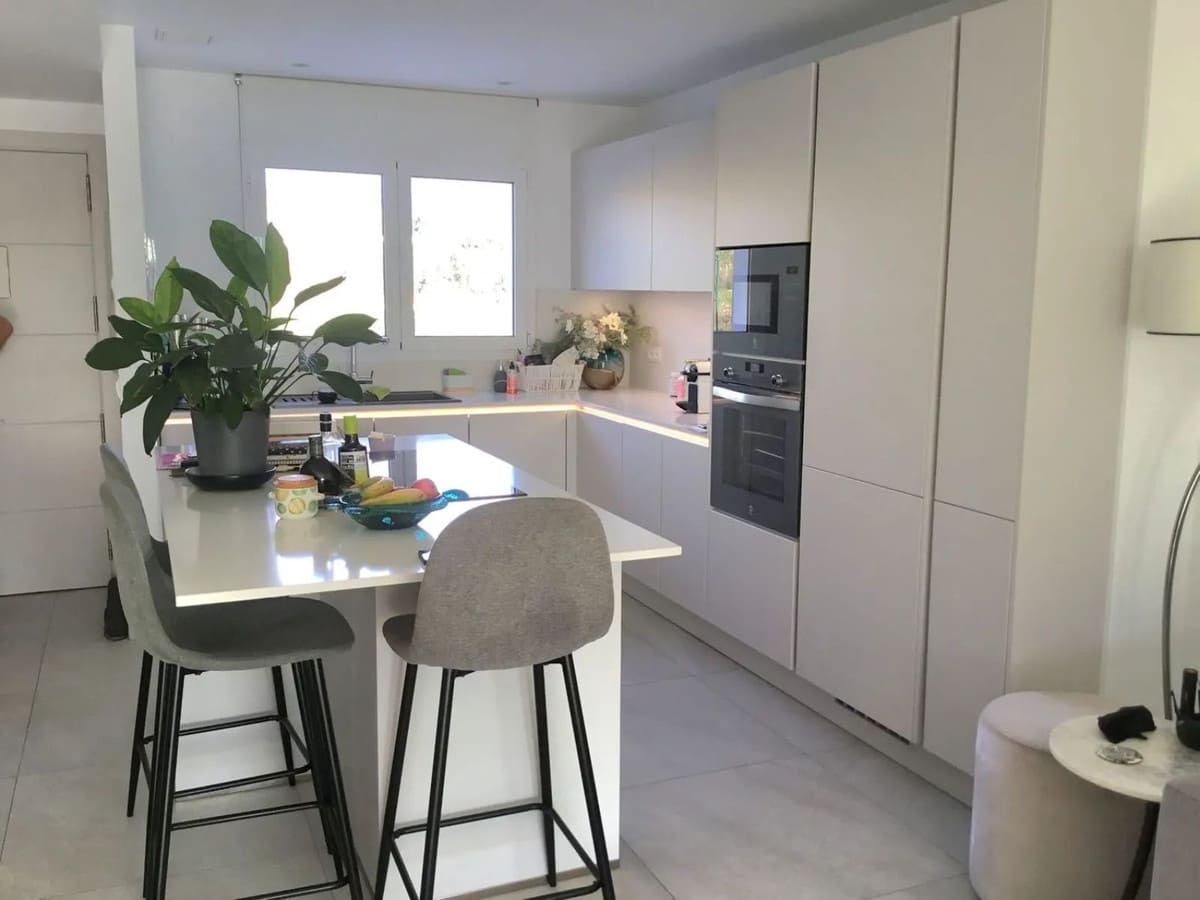 Casa de 3 habitaciones en El Paraiso en venta con piscina garaje - 595.000 € (Ref: 9614516)