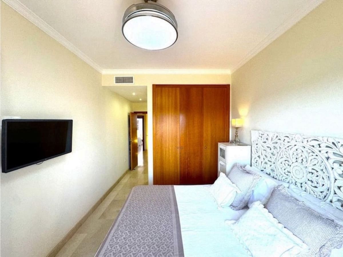 Casa de 3 habitaciones en Estepona en venta con piscina garaje - 539.900 € (Ref: 9614517)