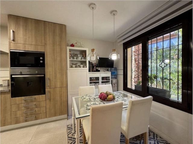 Casa de 3 habitaciones en Estepona en venta con piscina garaje - 539.900 € (Ref: 9614517)