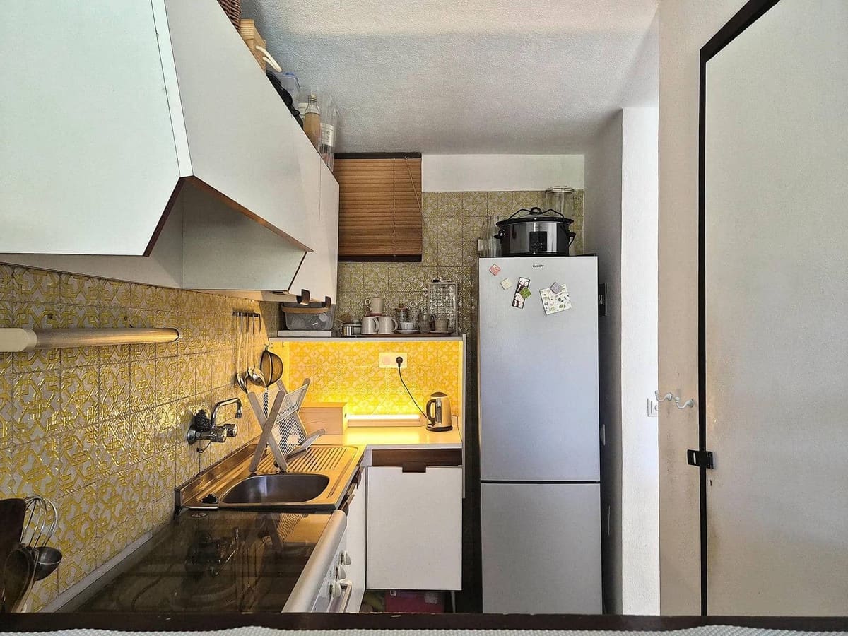 1 bedroom Apartment for sale in Estepona with pool - € 350,000 (Ref: 9618196)