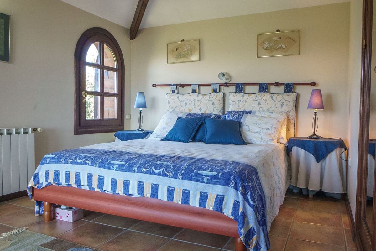 6 soveværelse Finca/Landehus til salg i Estepona med swimmingpool garage - € 1.150.000 (Ref: 9618198)