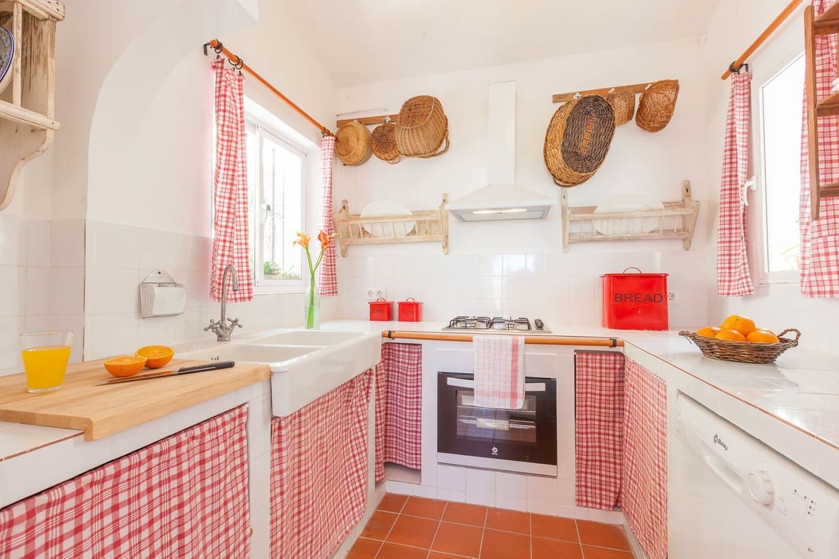 3 bedroom Villa for sale in Cancelada with pool garage - € 890,000 (Ref: 9618199)