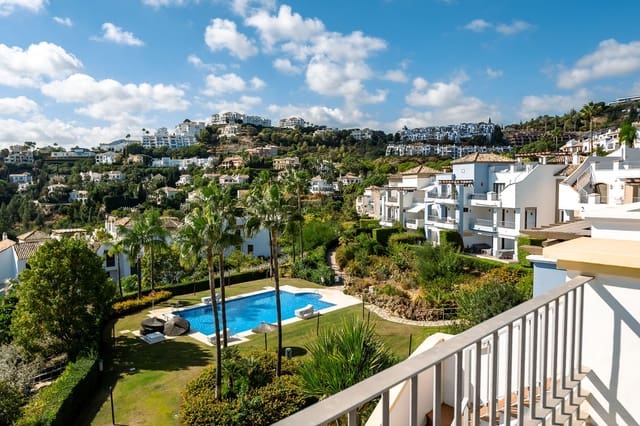 2 bedroom Penthouse for sale in Los Arqueros, Benahavís with pool garage - € 469,000 (Ref: 9623166)