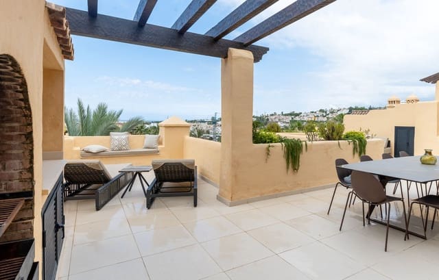 3 soverom Penthouse til salgs i Estepona med svømmebasseng garasje - € 950 000 (Ref: 9623170)