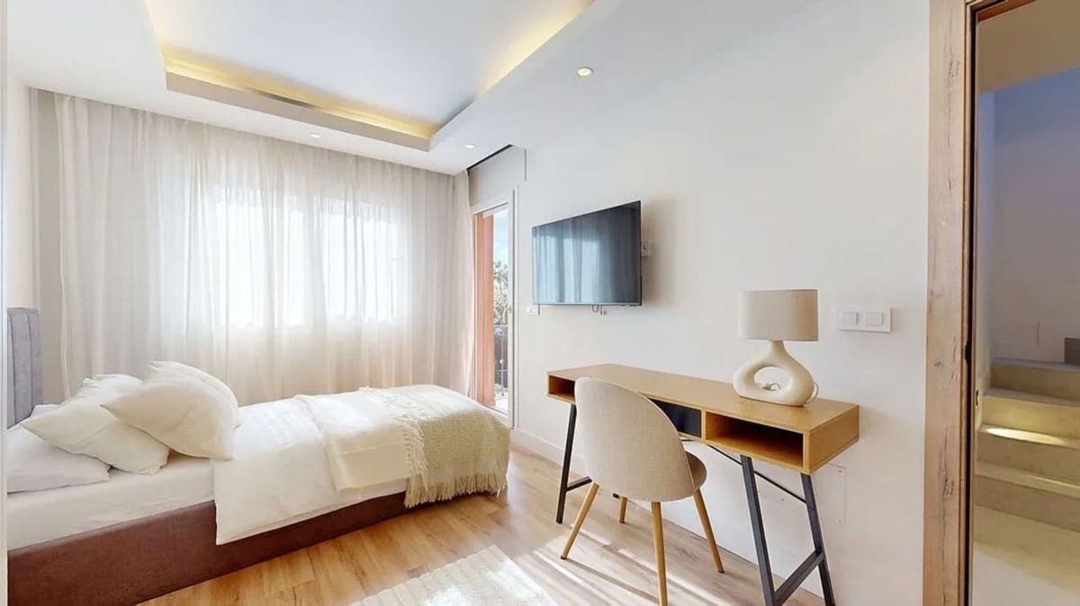 3 bedroom Townhouse for sale in New Golden Mile with pool garage - € 820,000 (Ref: 9623171)