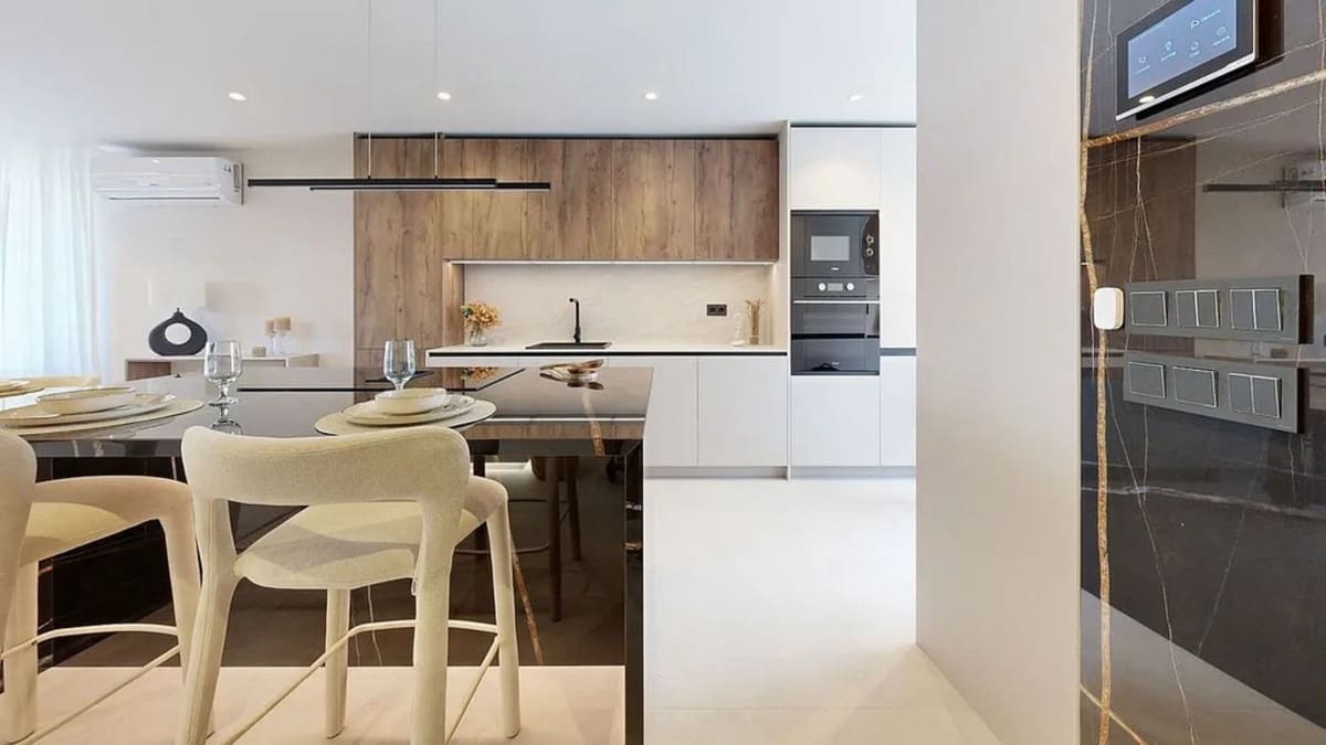 3 bedroom Townhouse for sale in New Golden Mile with pool garage - € 820,000 (Ref: 9623171)