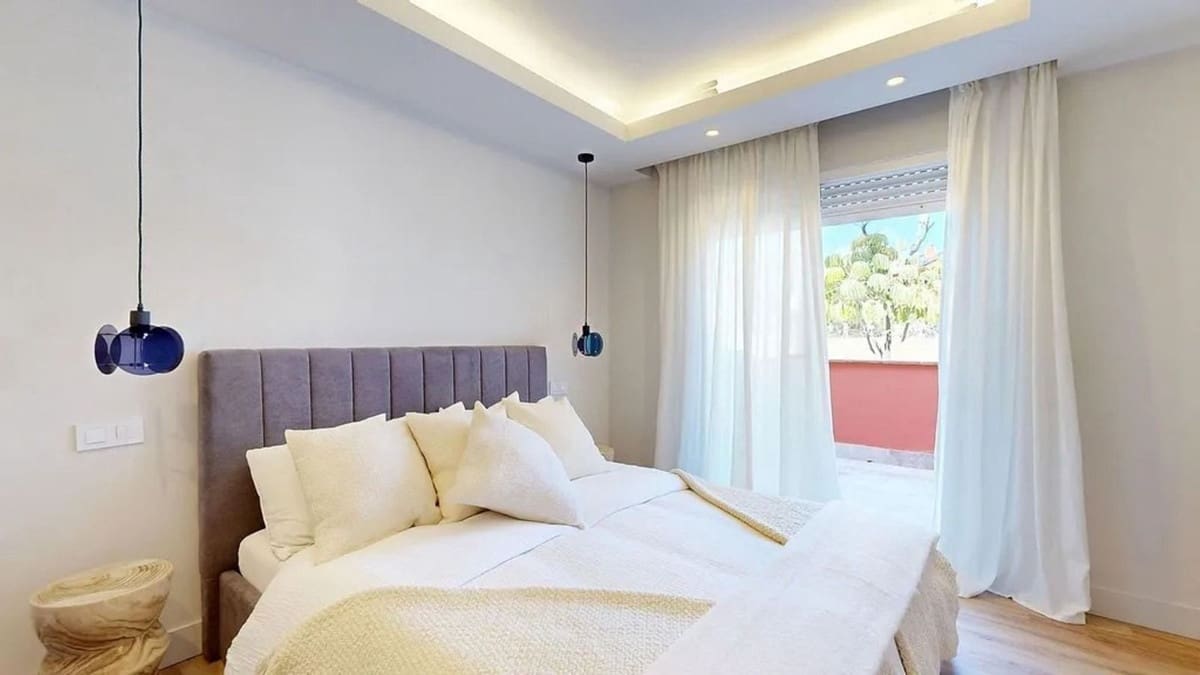 3 bedroom Townhouse for sale in New Golden Mile with pool garage - € 820,000 (Ref: 9623171)