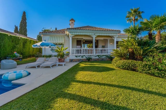 3 bedroom Villa for sale in El Paraiso, Estepona with pool garage - € 1,650,000 (Ref: 9623175)