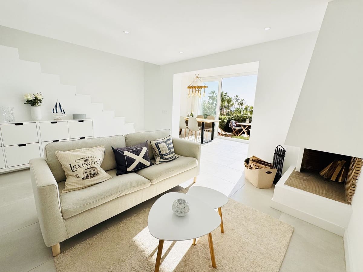 2 bedroom Townhouse for sale in Mijas Costa with pool garage - € 579,000 (Ref: 9628240)