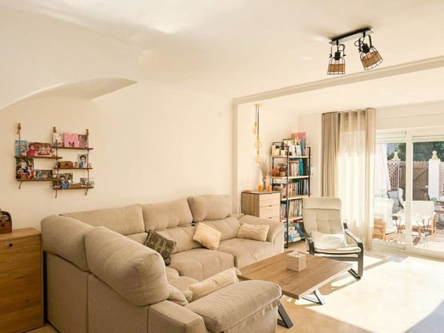 2 bedroom Townhouse for sale in Elviria, Marbella with pool - € 375,000 (Ref: 9628243)