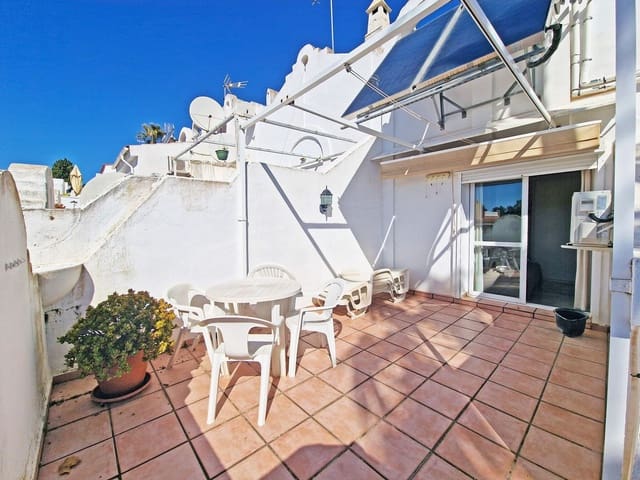 3 Zimmer Haus zu verkaufen in La Reserva, Marbella mit Pool - 370.000 € (Ref: 9628245)