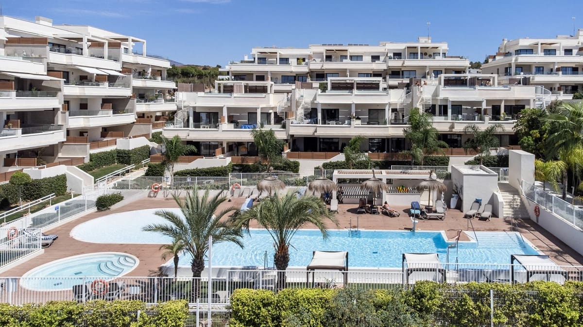 Apartamento de 3 habitaciones en La Cala de Mijas en venta con piscina garaje - 680.000 € (Ref: 9628247)