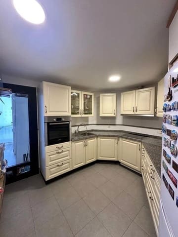 2 makuuhuone Huoneisto myytävänä paikassa San Pedro de Alcantara, Marbella mukana uima-altaan 
autotalli - 550 000 € (Ref: 9645664)