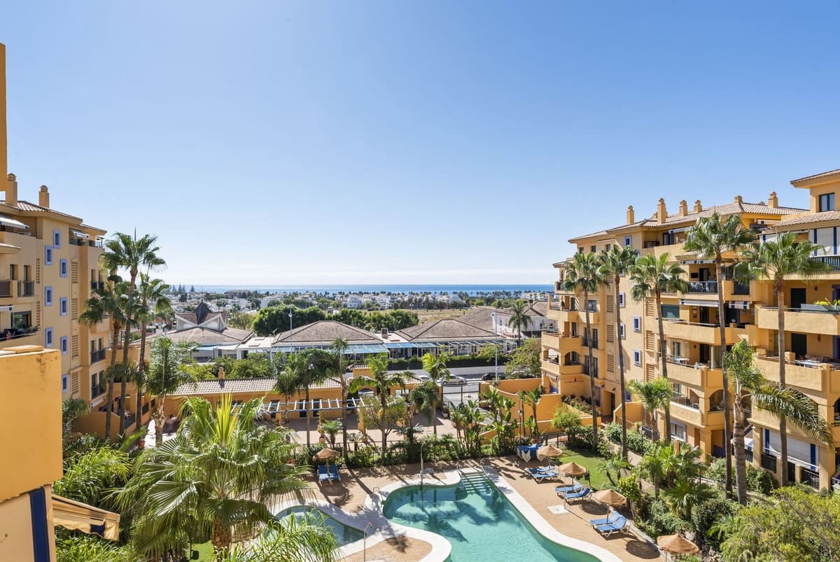 2 Zimmer Apartment zu verkaufen in San Pedro de Alcantara mit Pool Garage - 580.000 € (Ref: 9645893)