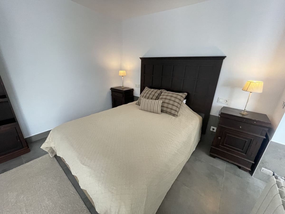 3 slaapkamer Villa te koop in San Pedro de Alcantara met zwembad garage - € 1.395.000 (Ref: 9651704)