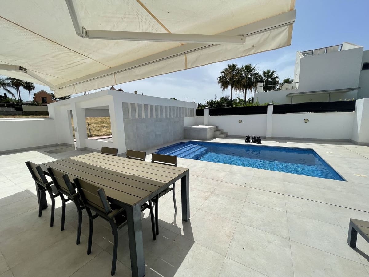 3 slaapkamer Villa te koop in San Pedro de Alcantara met zwembad garage - € 1.395.000 (Ref: 9651704)