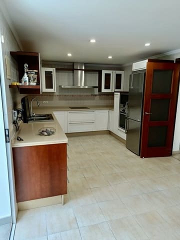 4 sypialnia Willa na sprzedaż w San Pedro de Alcantara, Marbella z basenem garażem - 1 300 000 € (Ref: 9651705)