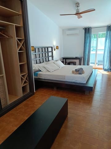 4 sypialnia Willa na sprzedaż w San Pedro de Alcantara, Marbella z basenem garażem - 1 300 000 € (Ref: 9651705)