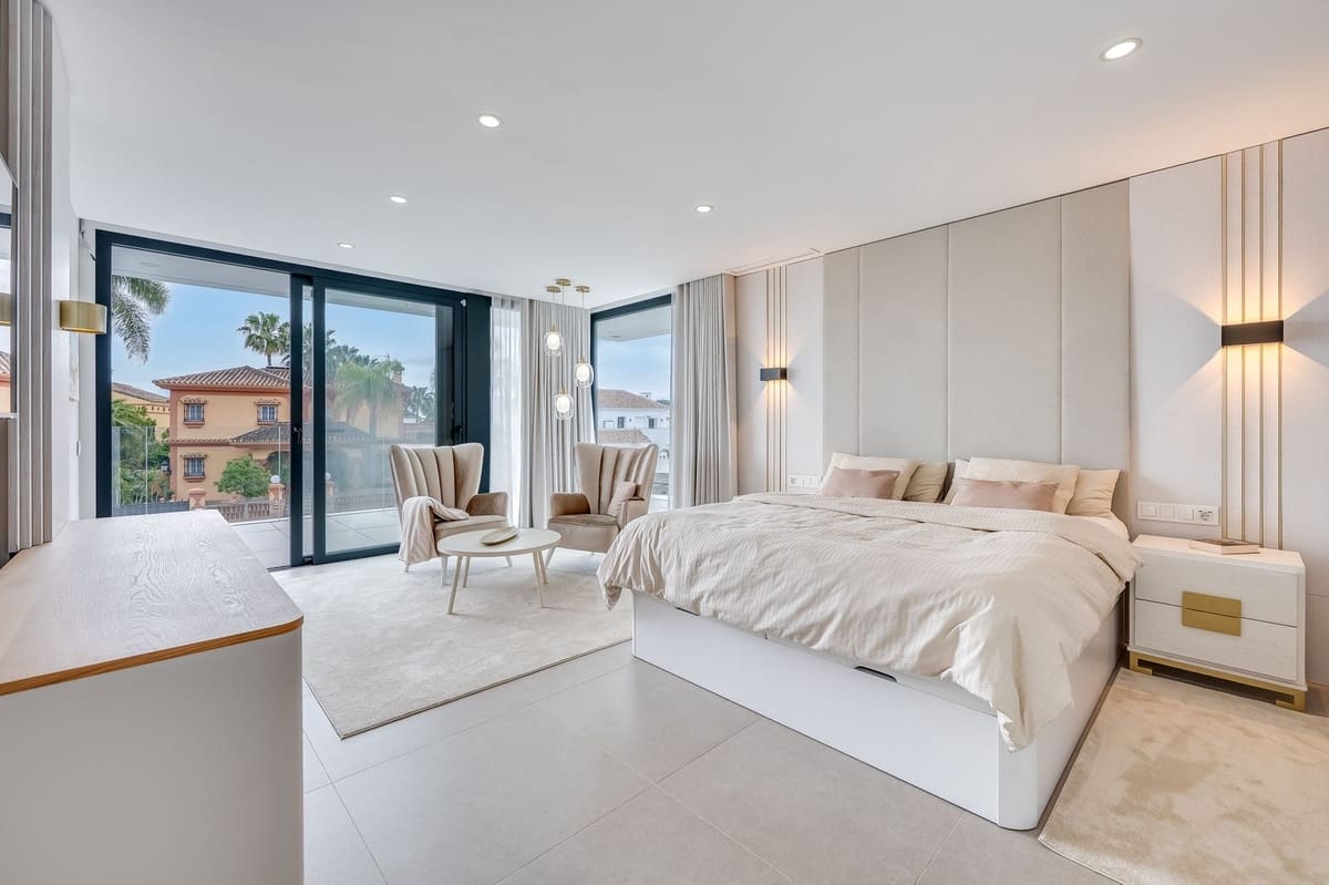 5 makuuhuone Huvila myytävänä paikassa San Pedro de Alcantara mukana uima-altaan 
autotalli - 4 900 000 € (Ref: 9651856)