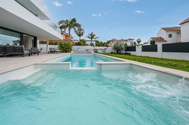 5 quarto Moradia para venda em San Pedro de Alcantara, Marbella com piscina garagem - 4 900 000 € (Ref: 9651856)