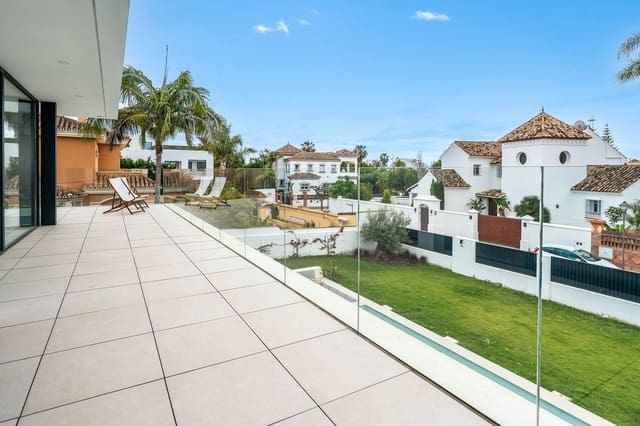 5 quarto Moradia para venda em San Pedro de Alcantara, Marbella com piscina garagem - 4 900 000 € (Ref: 9651856)