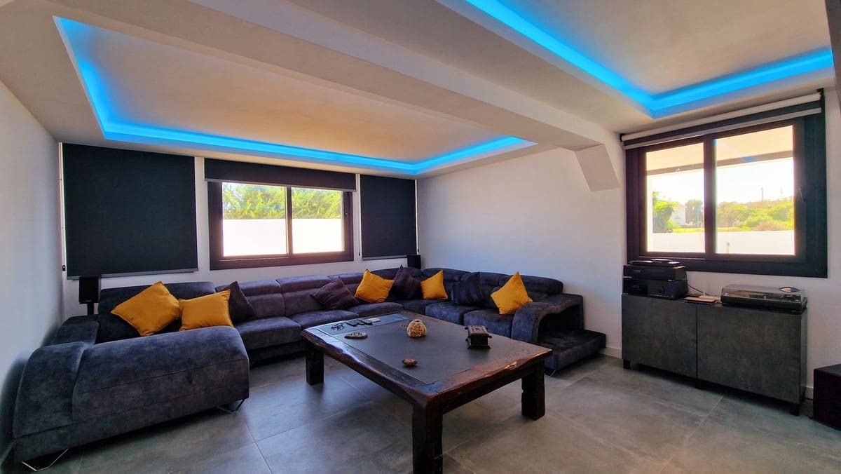 3 slaapkamer Villa te koop in San Pedro de Alcantara met zwembad garage - € 2.450.000 (Ref: 9651857)
