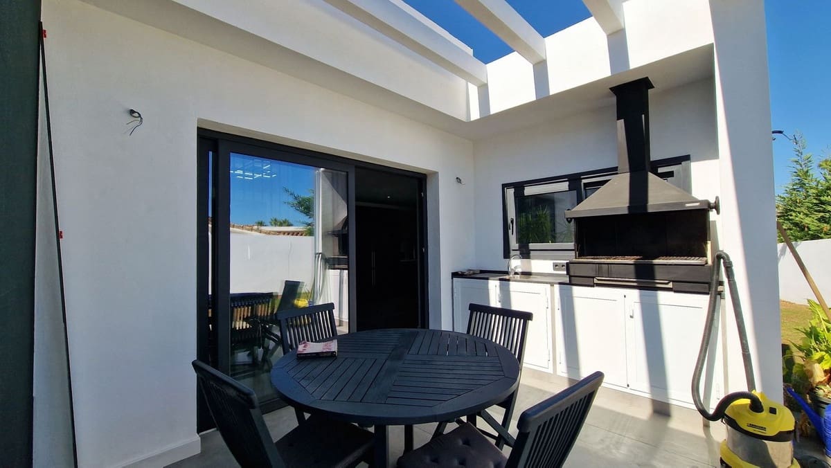 3 slaapkamer Villa te koop in San Pedro de Alcantara met zwembad garage - € 2.450.000 (Ref: 9651857)