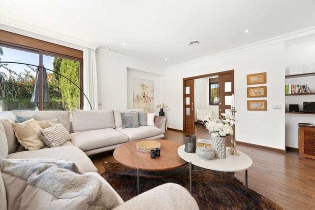 4 slaapkamer Villa te koop in San Pedro de Alcantara, Marbella met zwembad garage - € 2.195.000 (Ref: 9651859)