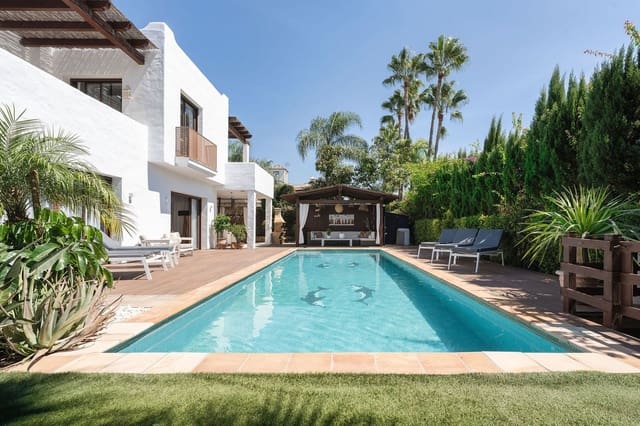 4 slaapkamer Villa te koop in San Pedro de Alcantara, Marbella met zwembad garage - € 2.195.000 (Ref: 9651859)