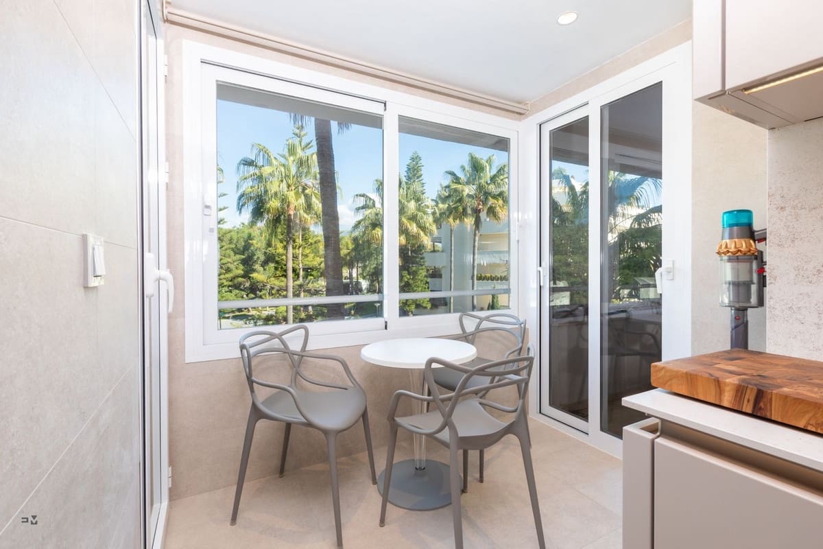 3 sypialnia Apartament na sprzedaż w Estepona z basenem garażem - 1 350 000 € (Ref: 9652244)