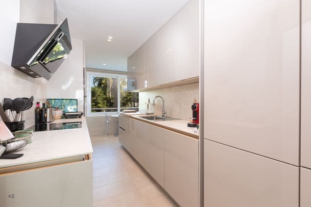 3 sypialnia Apartament na sprzedaż w Estepona z basenem garażem - 1 350 000 € (Ref: 9652244)