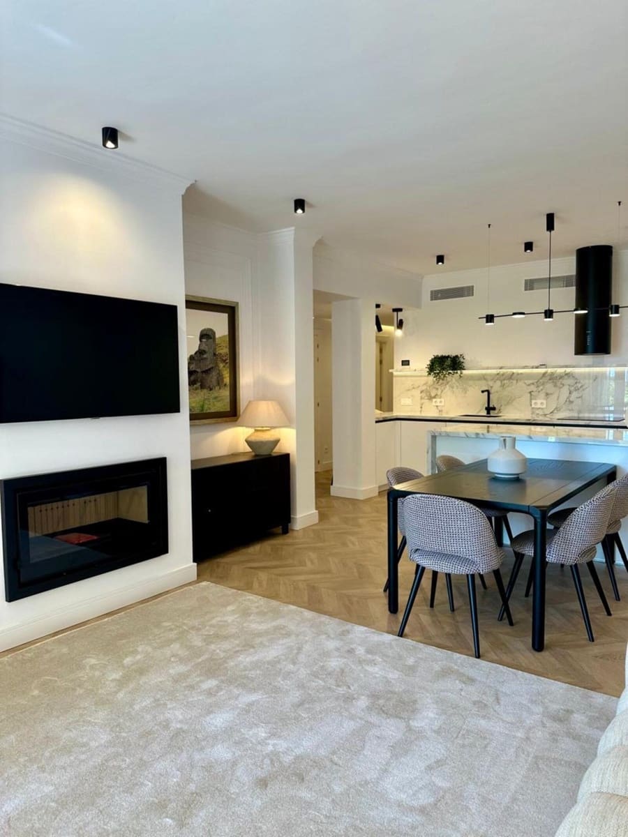 3 Zimmer Apartment zu verkaufen in Estepona mit Pool Garage - 1.050.000 € (Ref: 9652246)