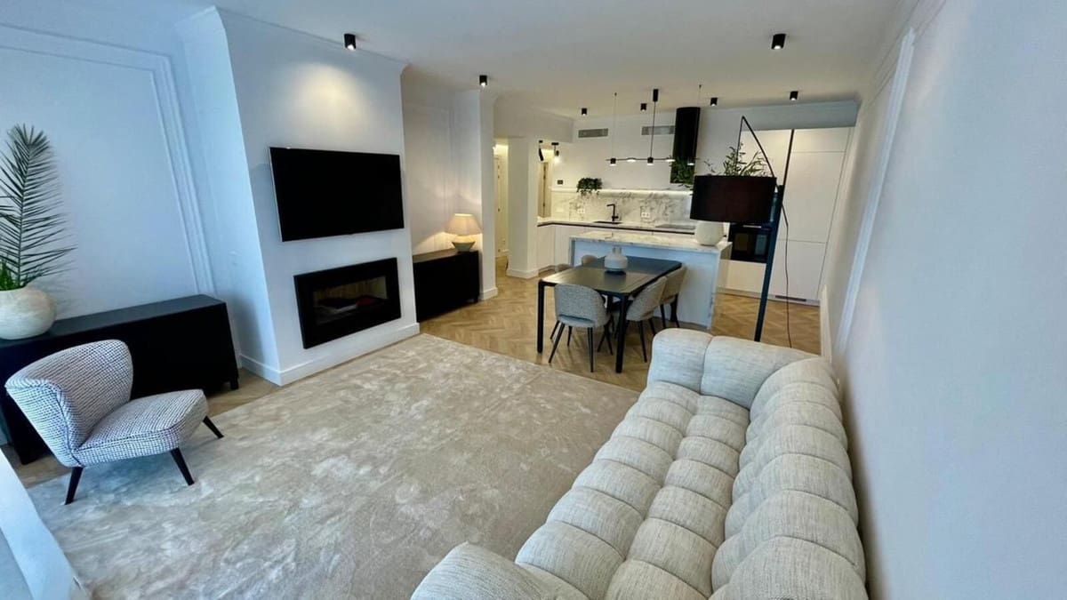 3 Zimmer Apartment zu verkaufen in Estepona mit Pool Garage - 1.050.000 € (Ref: 9652246)