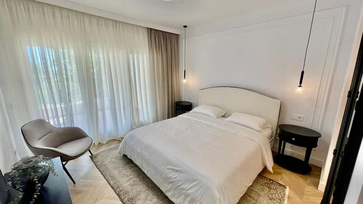 3 Zimmer Apartment zu verkaufen in Estepona mit Pool Garage - 1.050.000 € (Ref: 9652246)