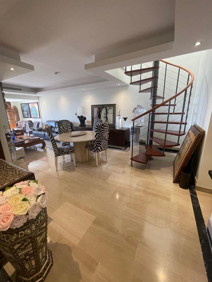 3 Zimmer Penthouse zu verkaufen in Estepona mit Pool Garage - 950.000 € (Ref: 9652247)