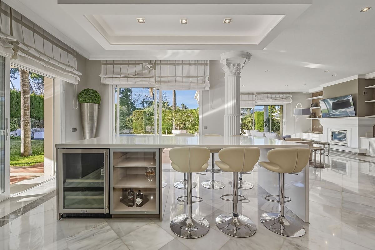 5 sypialnia Willa na sprzedaż w Guadalmina z basenem garażem - 2 500 000 € (Ref: 9660626)